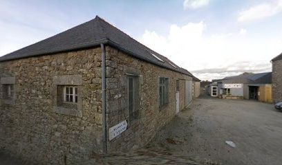 An Hentig, Bibliothèque à Plouguin