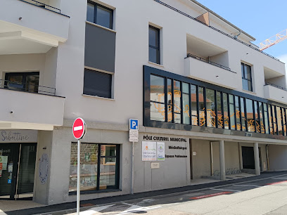 Médiathèque De Saint Laurent De Chamousset, Bibliothèque à Saint-Laurent-de-Chamousset