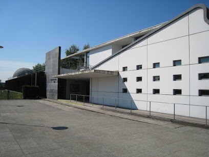 Bibliothèque Bernard Ywanne, Bibliothèque à Bonneuil-sur-Marne