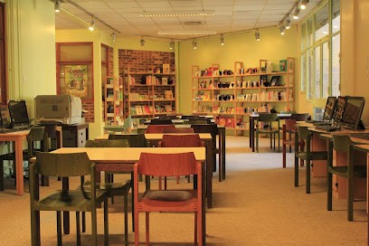 Médiathèque Jacques-Prévert, Bibliothèque à Savigny-le-Temple