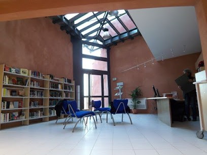 Bibliothèque - Roussillon, Bibliothèque à Roussillon