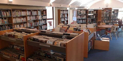 Médiathèque Ménouvel Bibliothèque And Multimedia Space De La Bouëxière, Bibliothèque à La Bouëxière