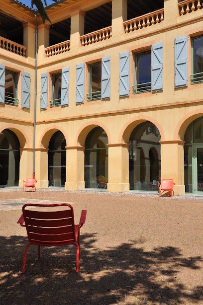 Bibliothèque Lavaur Guiraude De Laurac, Bibliothèque à Lavaur