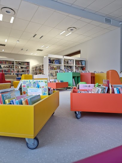 Médiathèque Au Fil Des Mots, Bibliothèque à Merville