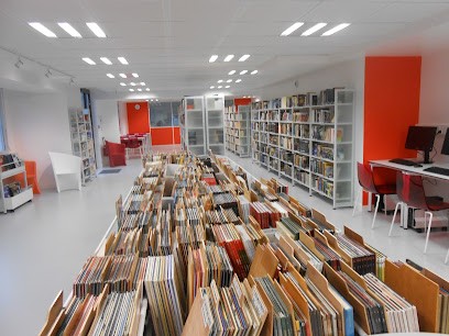 Bibliothèque Albert Camus De Saint Cyr L'ecole, Bibliothèque à Saint-Cyr-l'École