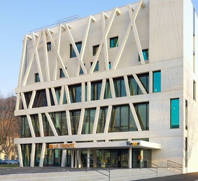 Bibliothèque Le Trente, Bibliothèque à Vienne