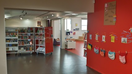 Bibliothèque Comme Un Roman, Bibliothèque au Landreau