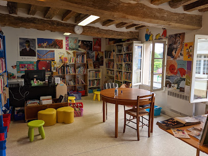 Bibliothèque Du Gothique, Bibliothèque à Bazemont