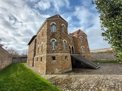 Bibliothèque Municipale De Coulommiers, Bibliothèque à Coulommiers