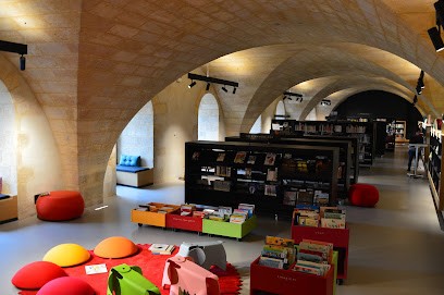 Médiathèque Intercommunale Bernard Castagnet à La Réole, Bibliothèque à La Réole