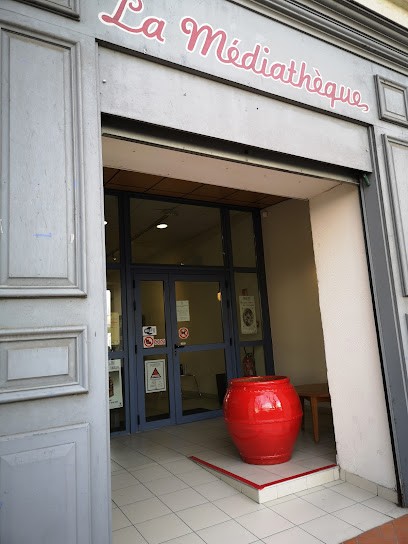 Médiathèque Intercommunale, Bibliothèque à Salernes