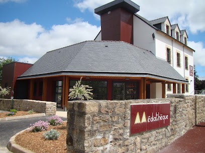 Médiathèque De Rédéné - Espace Yvonne Chauffin, Bibliothèque à Rédené