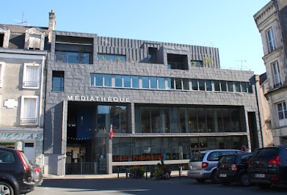 Médiathèque Intercommunale De Châteaubriant, Bibliothèque à Châteaubriant