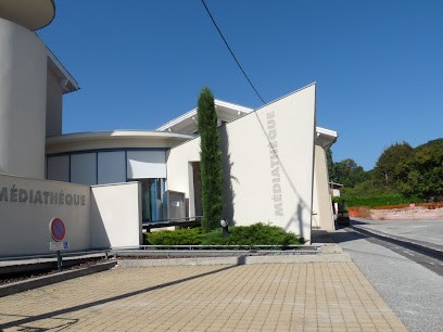 Médiathèque, Bibliothèque à Chatte