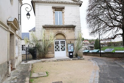 Bibliothèque De Nemours, Bibliothèque à Nemours