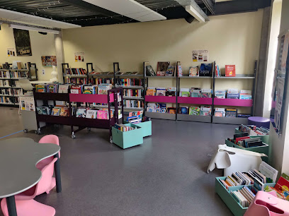 Médiathèque \\ La Graineterie, Bibliothèque à Sauveterre-de-Guyenne