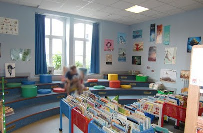 Bibliothèque Le Liseron, Bibliothèque à Neuville-aux-Bois