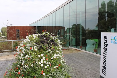 Bibliothèque Les Mots Passants, Bibliothèque à La Suze-sur-Sarthe