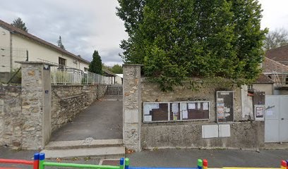 Bibliothèque De Gouvernes, Bibliothèque à Gouvernes