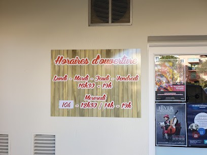 Médiathèque Et Espace Jeux, Bibliothèque à Mougins