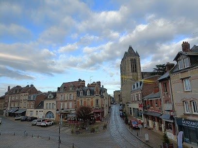 Médiathèque Du Chevalet, Bibliothèque à Noyon