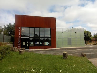 Bibliothèque Space Simone Veil, Bibliothèque à Ollainville
