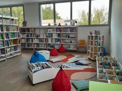 Bibliothèque La Maison des Livres, Bibliothèque à Esnandes