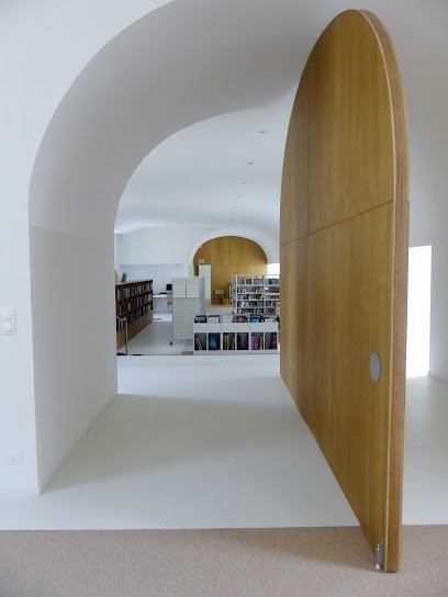 Médiathèque d'Elliant, Bibliothèque à Elliant