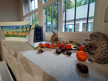 Bibliothèque De L'Orme, Bibliothèque à Guillerval