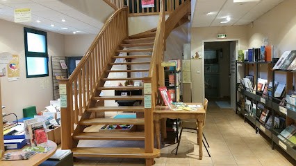 Bibliotheque Lire Et Délire, Bibliothèque à Maulévrier