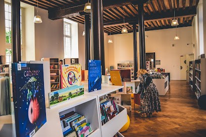 Médiathèque Municipal De Fontainebleau, Bibliothèque à Fontainebleau