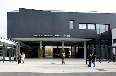 Médiathèque Aimé-Césaire, Bibliothèque à La Verrière