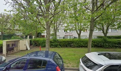 Bibliothèque - George Sand, Bibliothèque à La Queue-en-Brie