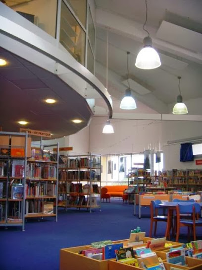Médiathèque Municipale Jo Fourn - Europe, Bibliothèque à Brest