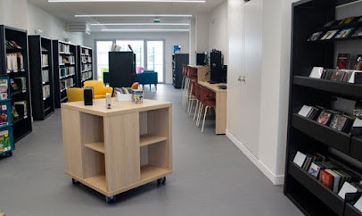 Médiathèque D'espelette, Bibliothèque à Espelette