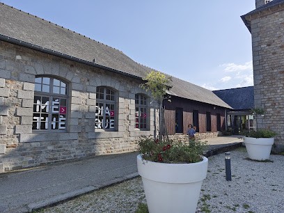 Médiathèque, Bibliothèque à Saint-Aubin-du-Cormier