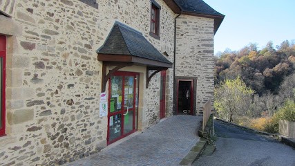 Médiathèque Simone-De-Beauvoir, Bibliothèque à Uzerche