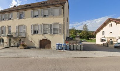 Bibliothèque De Macornay, Bibliothèque à Macornay