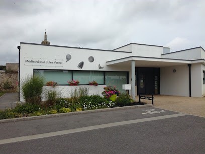 Médiathèque Jules Verne, Bibliothèque à Plouider