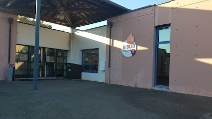 Bibliothèque Les Mille Et Une Pages, Bibliothèque à Mésanger