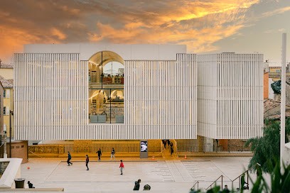 Médiathèque Charles Nègre, Bibliothèque à Grasse