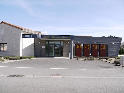 Bibliothèque De Fleuré, Bibliothèque à Fleuré