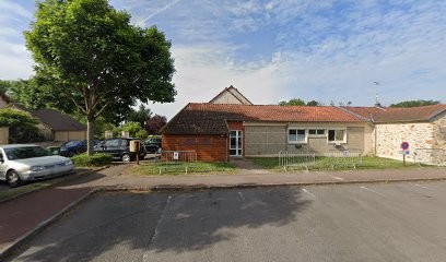 Cultural Center, Bibliothèque à Feucherolles