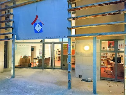 La Maison De Village, Bibliothèque à Goult