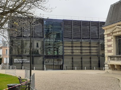 Médiathèque Marc-Ferro, Bibliothèque à Saint-Germain-en-Laye