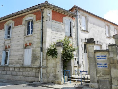 Bibliothèque D'echillais, Bibliothèque à Échillais