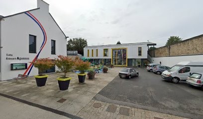 Bibliothèque, Bibliothèque à Saint-Jean-Brévelay