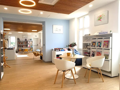 Médiathèque De Grimaud Bibliothèque à Grimaud