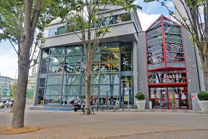 The Bibliothèque Centre-Ville, Bibliothèque à Issy-les-Moulineaux
