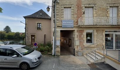 Médiathèque Municipale Expositions D'art, Bibliothèque au Bugue